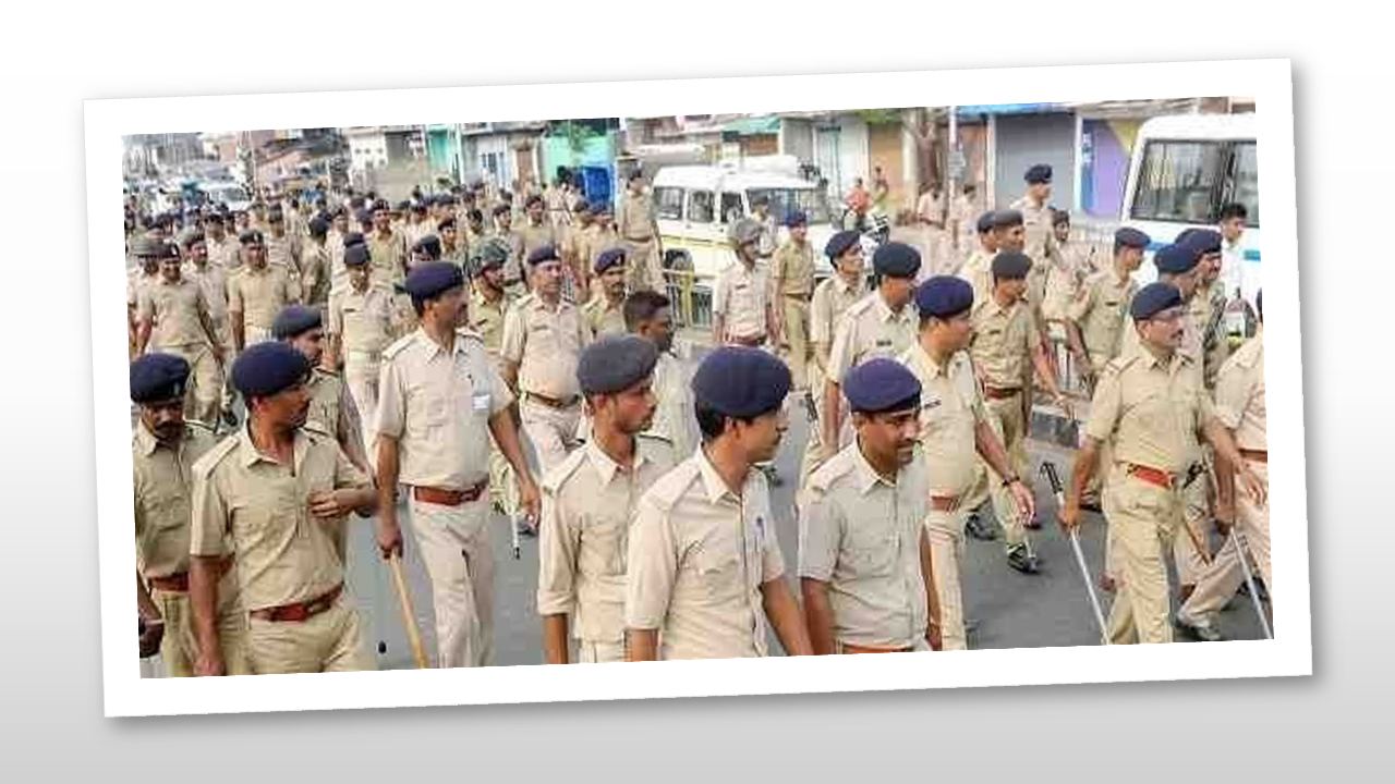 വിഴിഞ്ഞത്ത് സംഘര്‍ഷാവസ്ഥ മത്സ്യത്തൊഴിലാളികൾ പൊലീസ് സ്റ്റേഷൻ വളഞ്ഞു രണ്ട് ജീപ്പുകൾ തകർത്തു